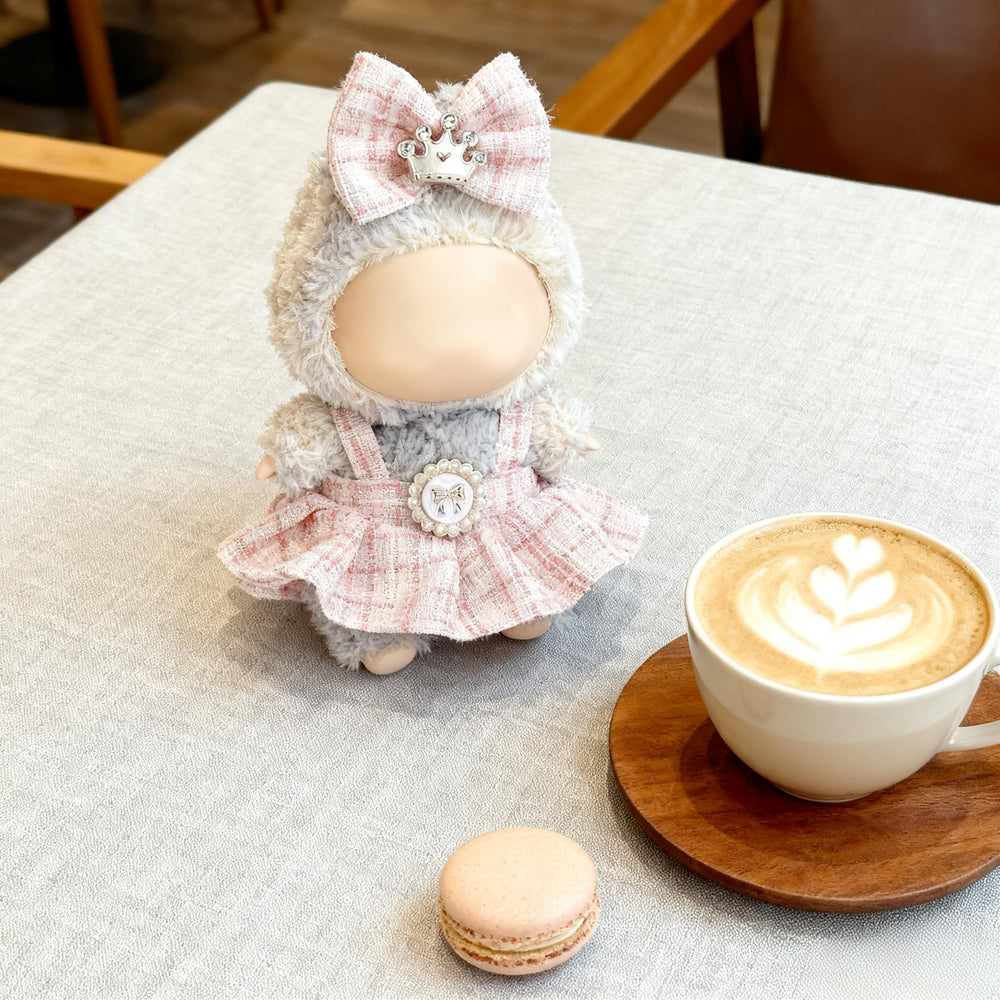 Ueuo Labubu 17cm accessories—gift-worthy for doll lovers and collectors.