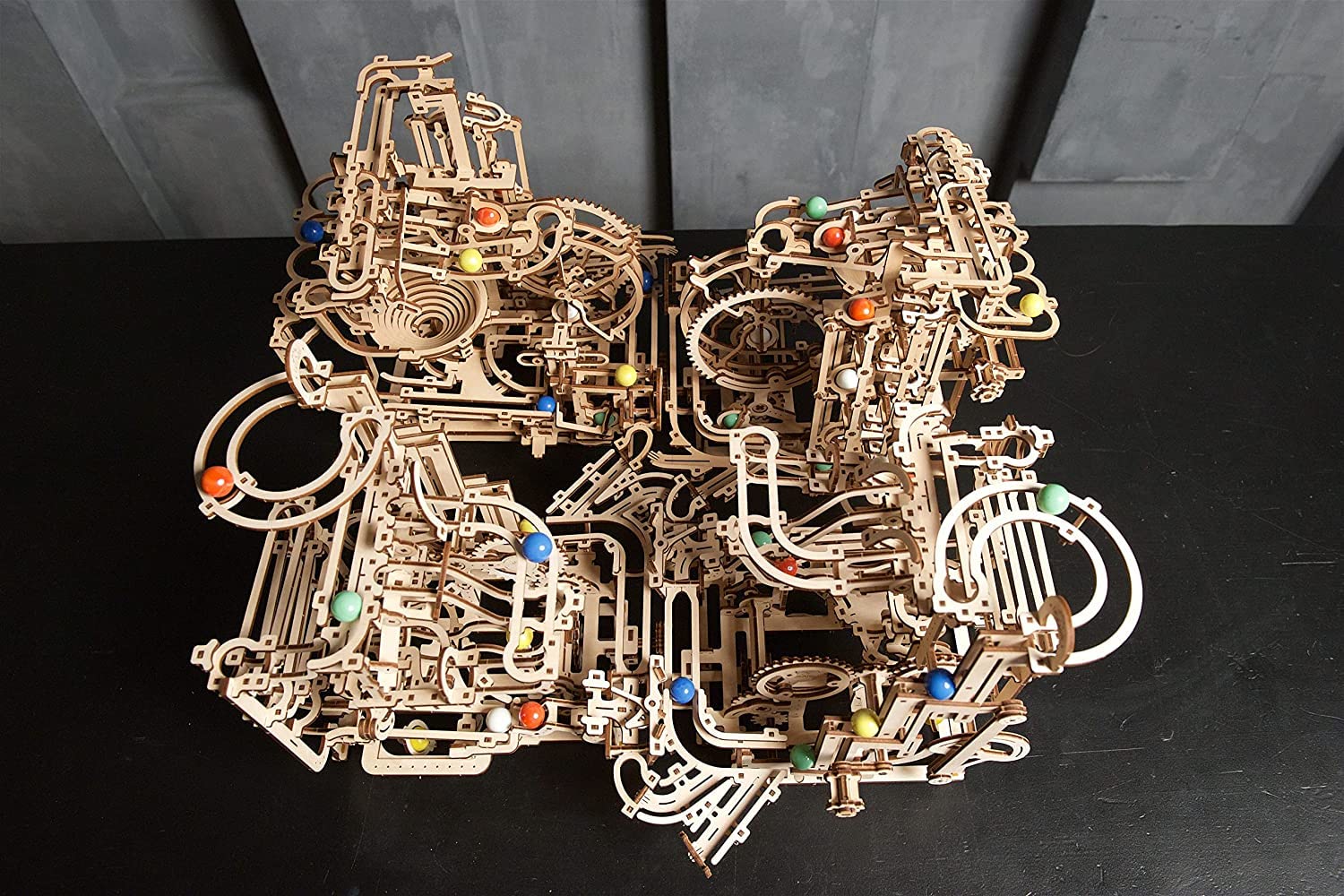 UGEARS gift-ready model for hobbyists, ideal for gifting curious minds.
