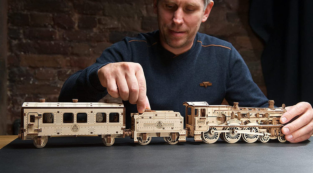UGEARS Platform 9 3/4 buffer stop enhances the authentic display scene