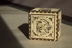 UGEARS Model Safe Kit birch wood detail reveals natural textures for display