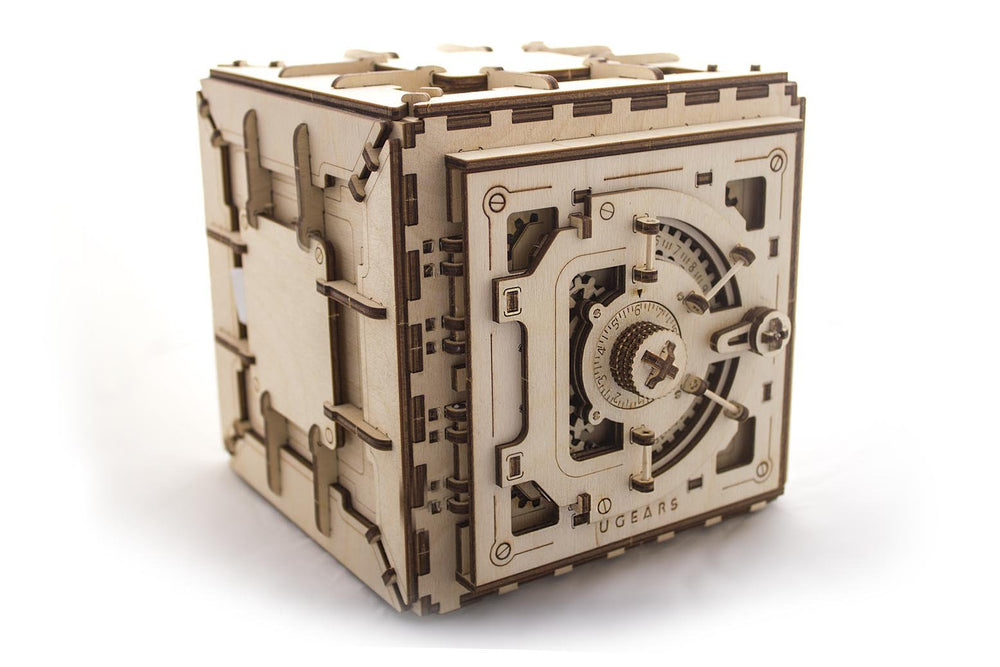 UGEARS Model Safe Kit front view shows intricate mechanism for problem solving