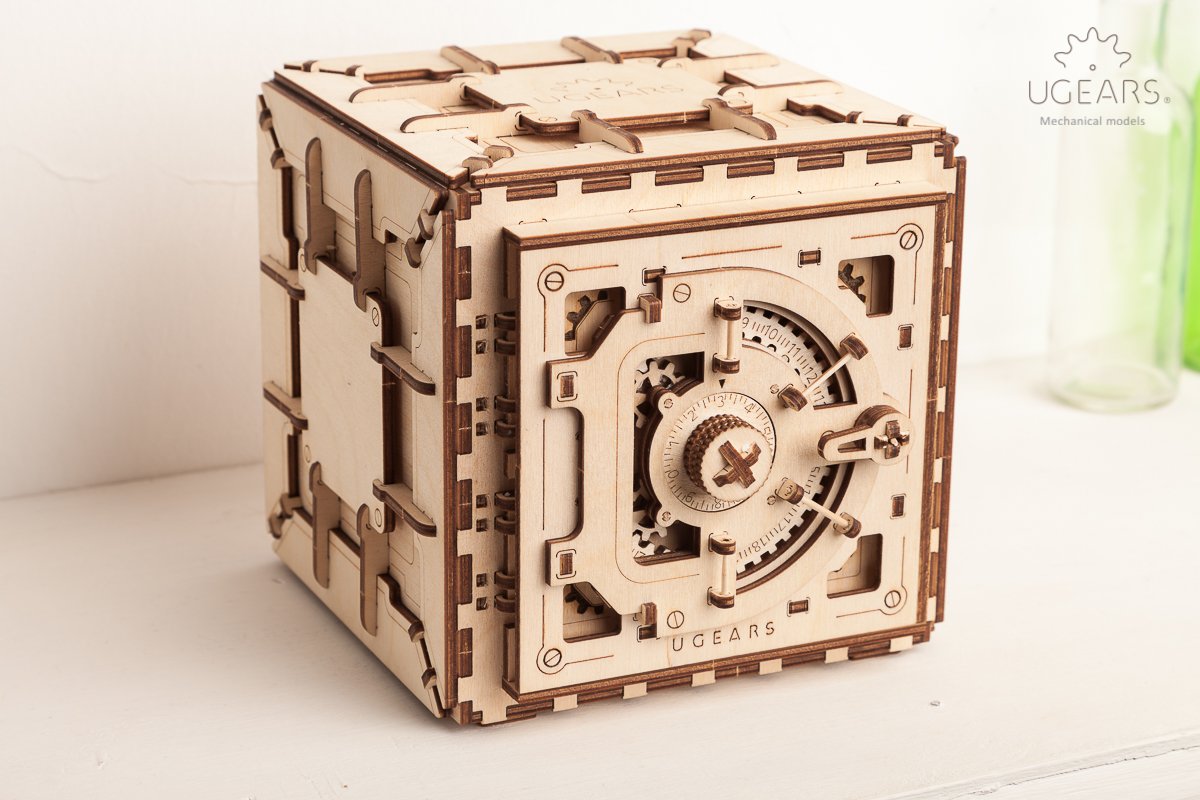 UGEARS Model Safe Kit lid-open captures the turning of the code