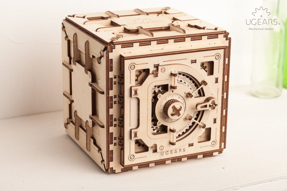 UGEARS Model Safe Kit lid-open captures the turning of the code