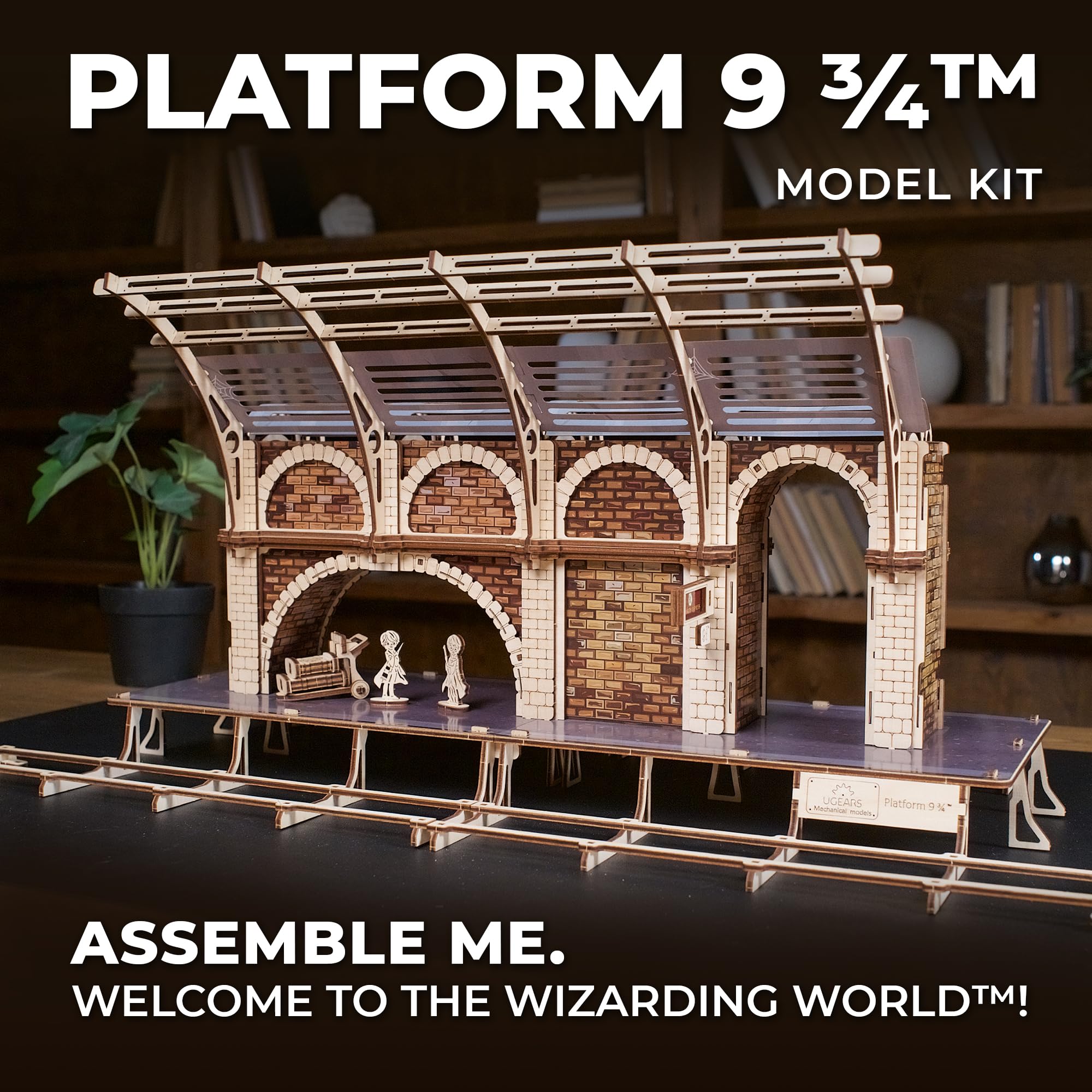 UGEARS Platform 9 ¾ figurines Harry and Ron ready for display