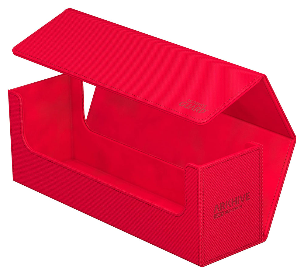 Ultimate Guard Arkhive 400+ magnetic closure demonstrates secure transport.