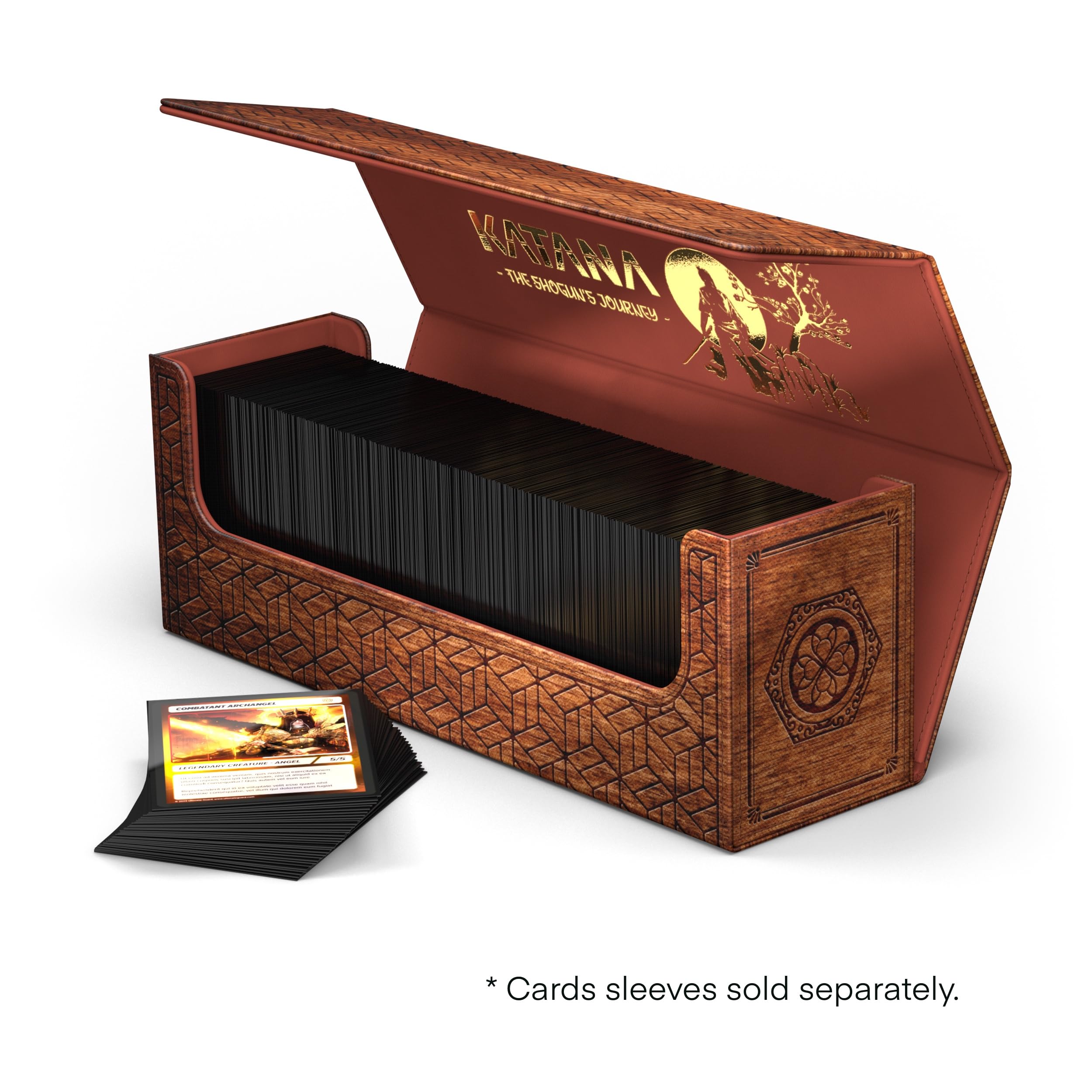 Ultimate Guard Arkhive 400+ magnetic closure locks contents securely on the move.