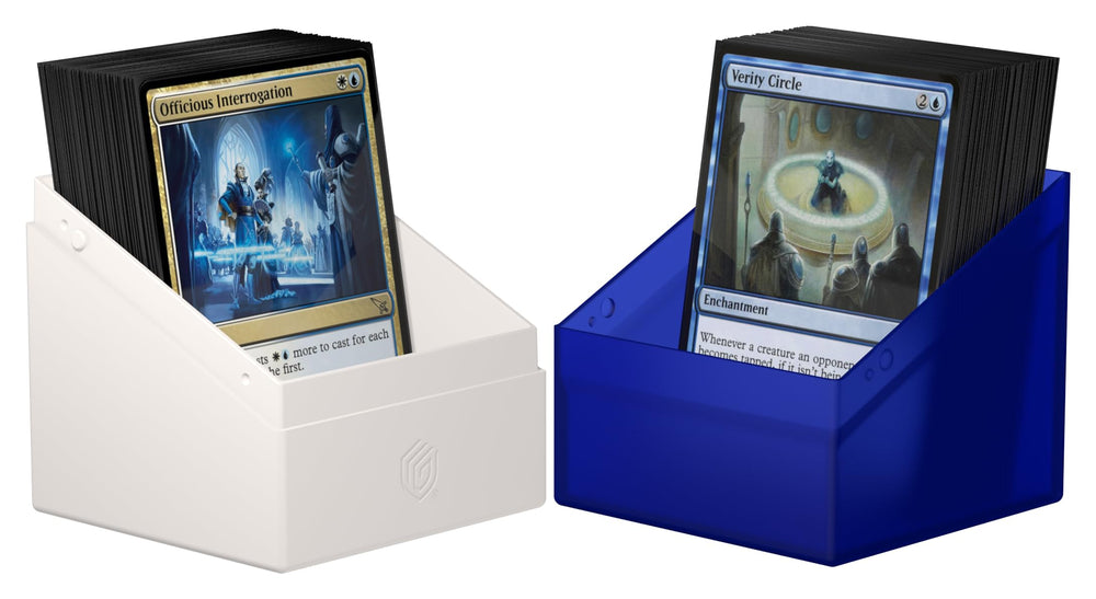 Ultimate Guard Boulder 100+ inside layout provides ample space for sleeved cards.