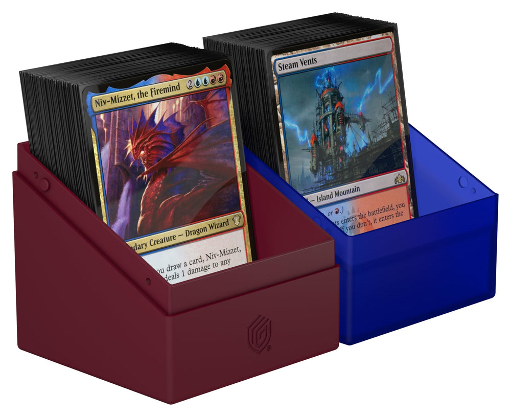 Ultimate Guard Boulder 100+ secure closure keeps contents safely in place