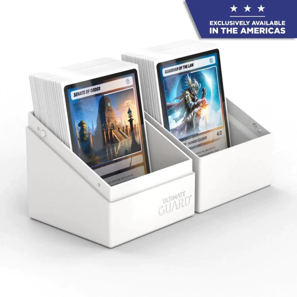 Ultimate Guard Boulder 100+ Sapphire open with cards allows easy deck access.