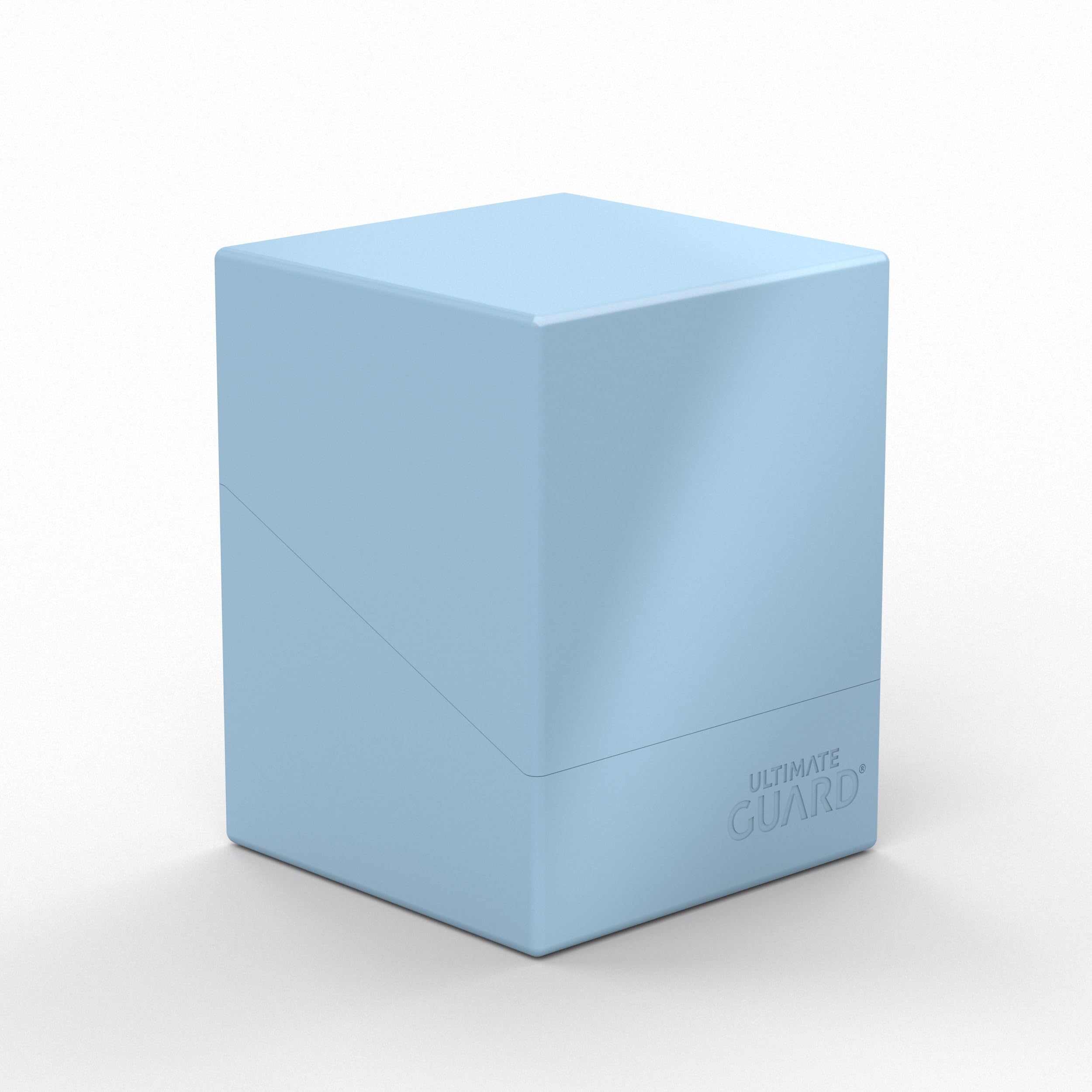 Ultimate Guard Boulder Solid 100+ deck case closed in baby blue for secure double-sleeved cards