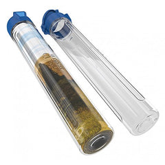 Ultimate Guard MatPod Clear cap demonstrates secure closure for quick access.