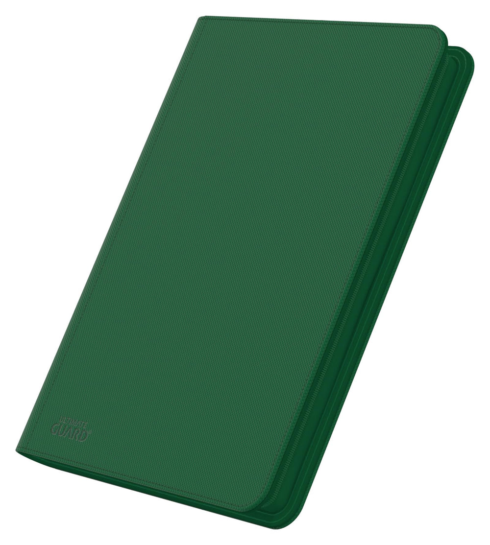 Ultimate Guard Zipfolio 320 zipper closure keeps cards secure during transport.