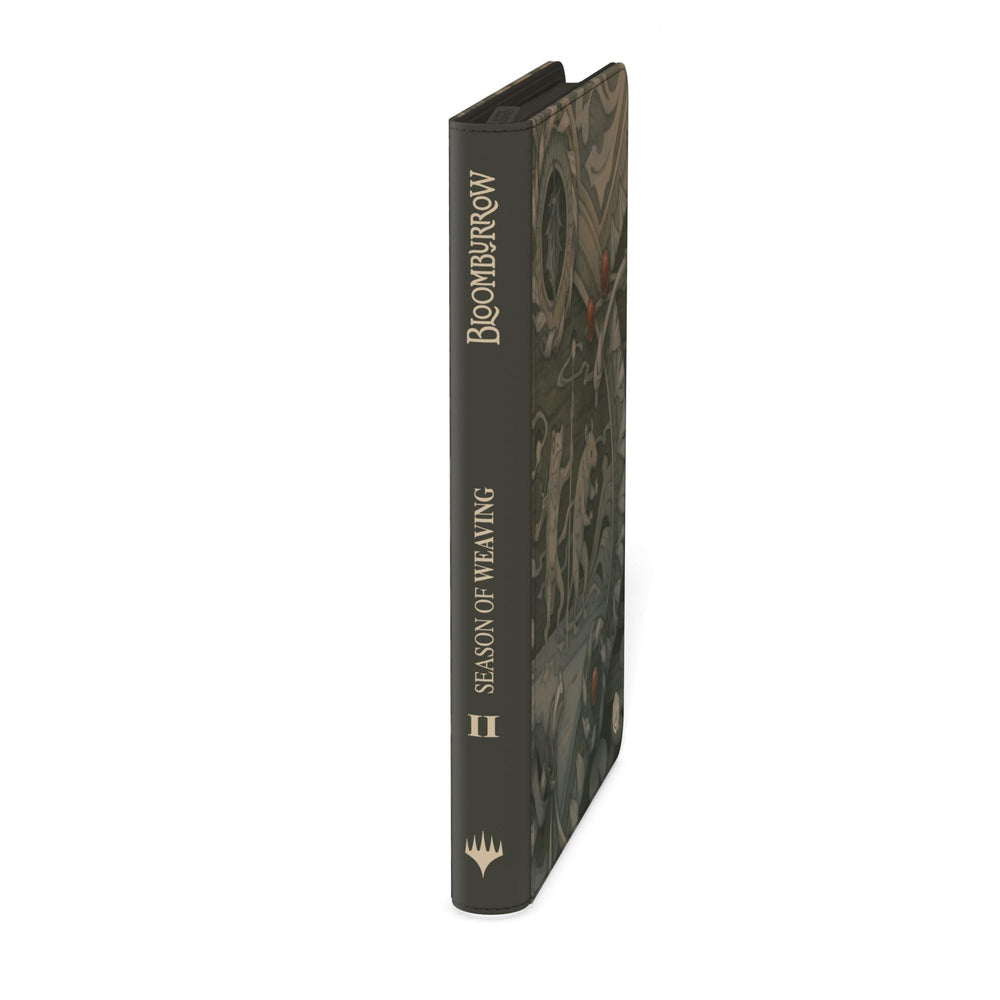 Ultimate Guard Zipfolio 360 Xenoskin compact binder for transport and display.
