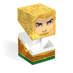 Ultimate Guard Squaroes Boulder100+ Aquaman interior with deck slots.