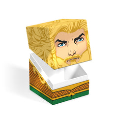 Ultimate Guard Squaroes Boulder100+ Aquaman open lid reveals storage space.