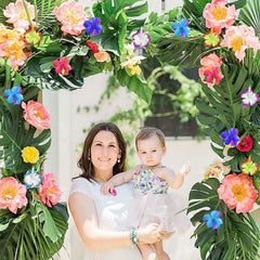 UMIKU DIY Hawaiian decorations inspire creative displays.