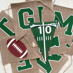 Uniwish green-football-field-pattern-banner creates themed ambiance