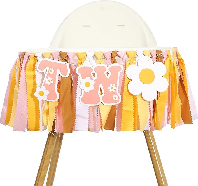 UOAOU Groovy Two high chair banner with yellow pennants for festive cake moments.