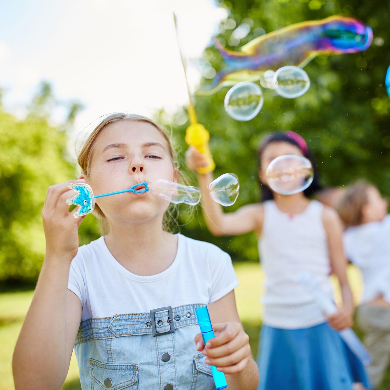 uoyoi Princess Crown Bubble Wand versatile for parties and gifts
