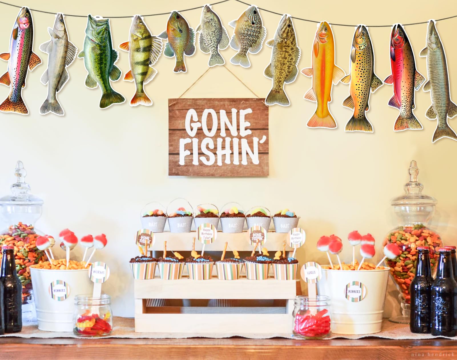 Ushinemi banner shows the largest 16-inch fish, making a bold party focal point.