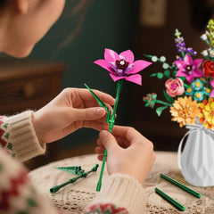 Utbttor blue-daisy bouquet ideal for cheerful desk or shelf displays.