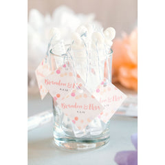 Uzoxlsn party-favor bubble wands create joyful moments for guests.