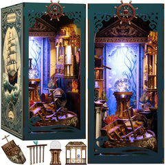 Vaki Vaki Sea Maze Book Nook kit with dust cover and LED light