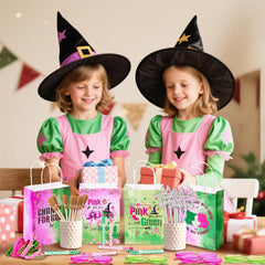 Vanblue gift bags organize favors and reinforce the theme.