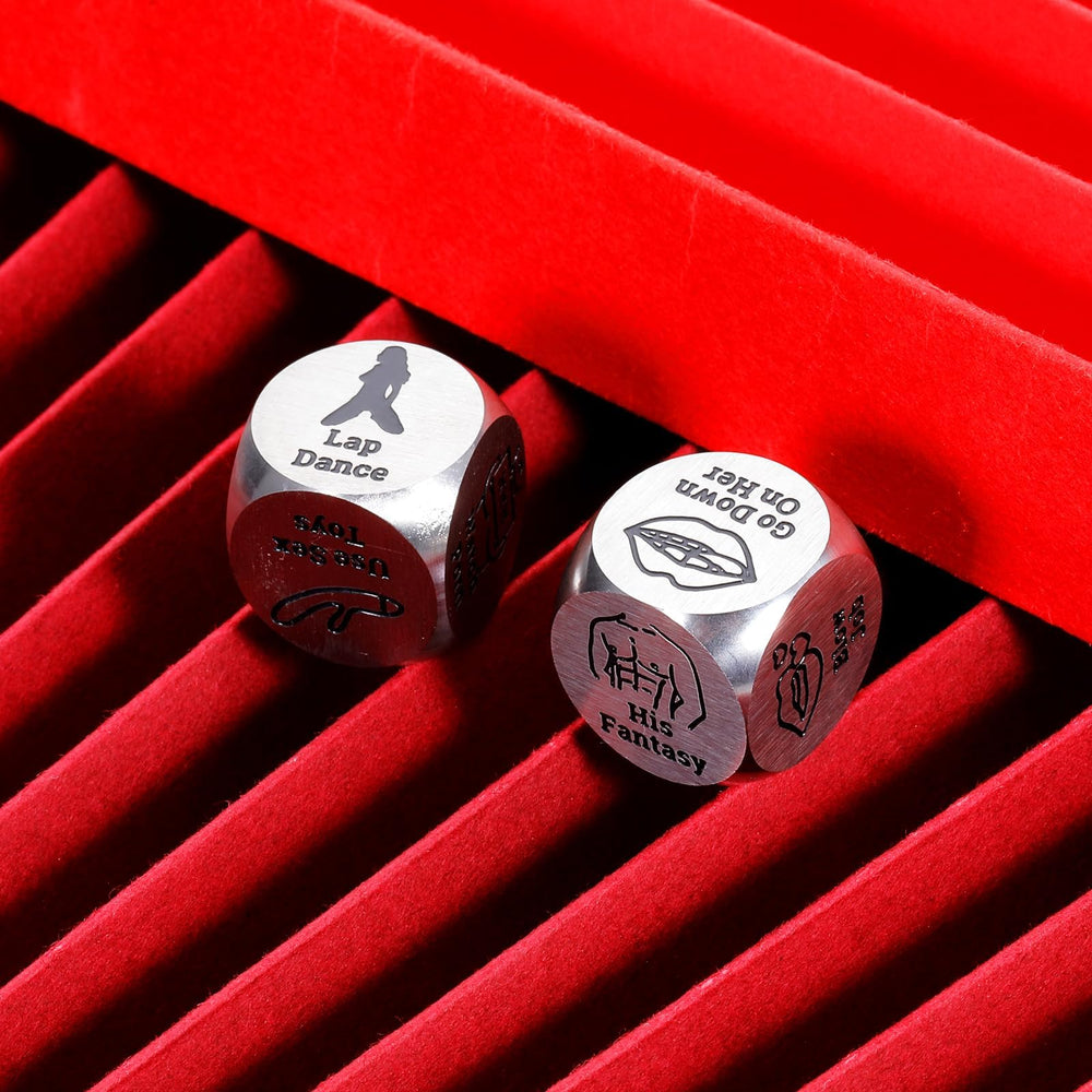 Vanlovemac travel-friendly dice set fits in purses or pockets.