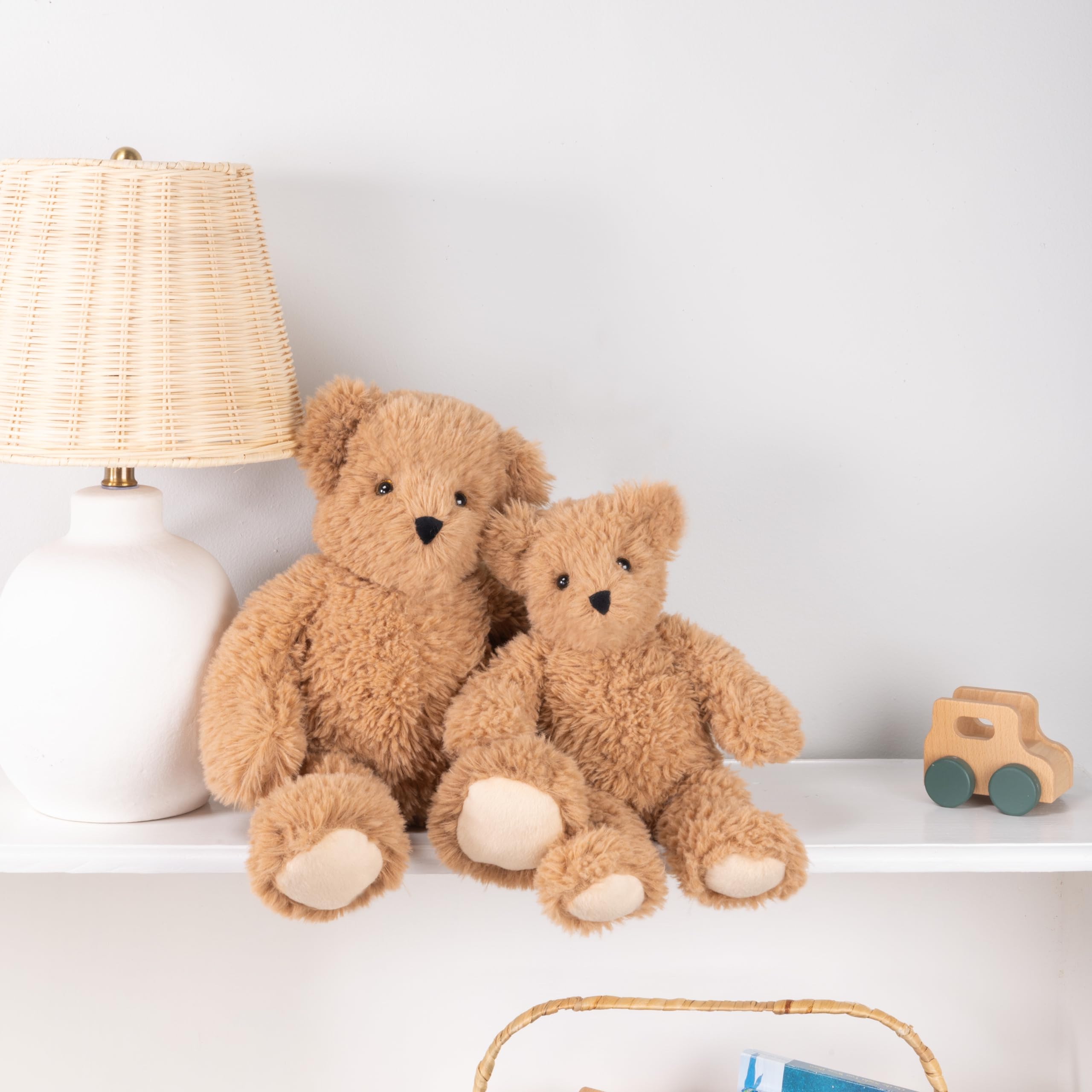 Vermont Teddy Bear Classic durable design for long-lasting companionship.