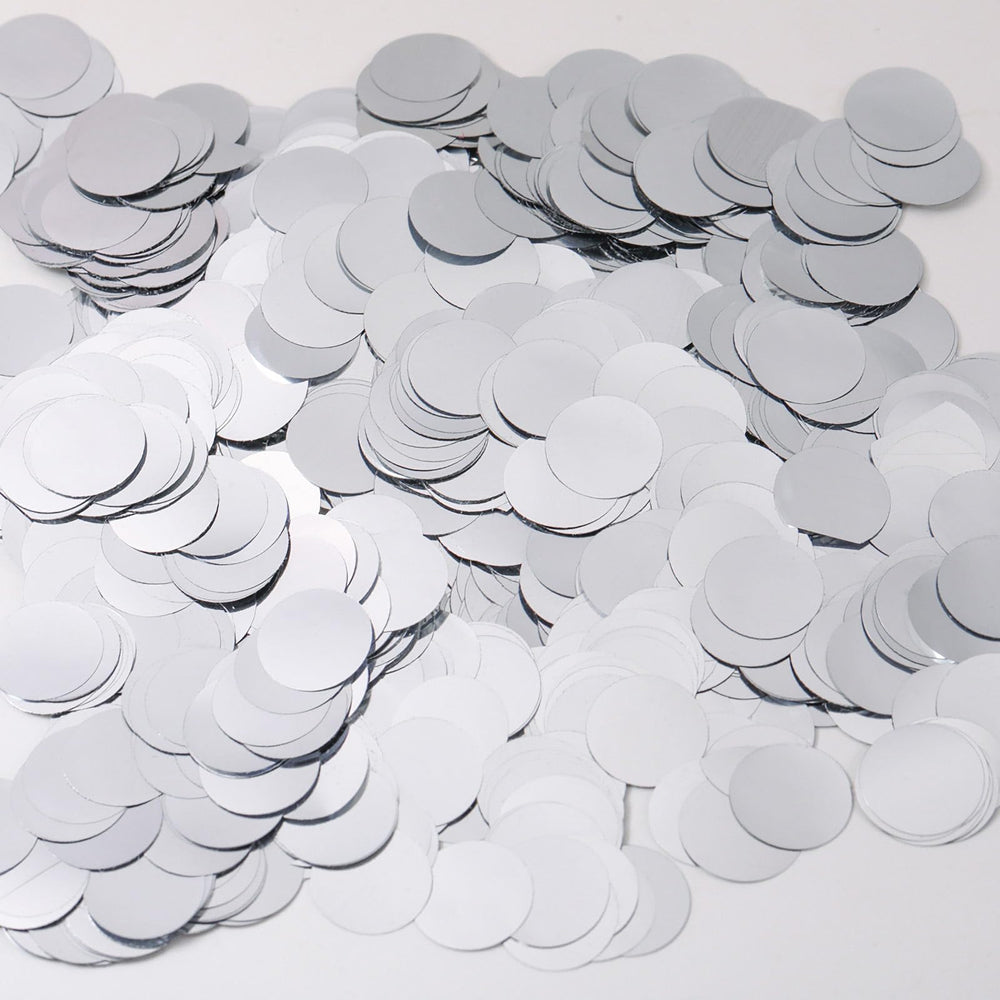 VHUWE graduation party decor with silver confetti balloons