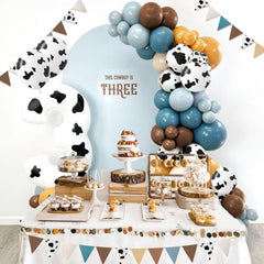 Vicduotex balloon arch kit helps create easy western setups.