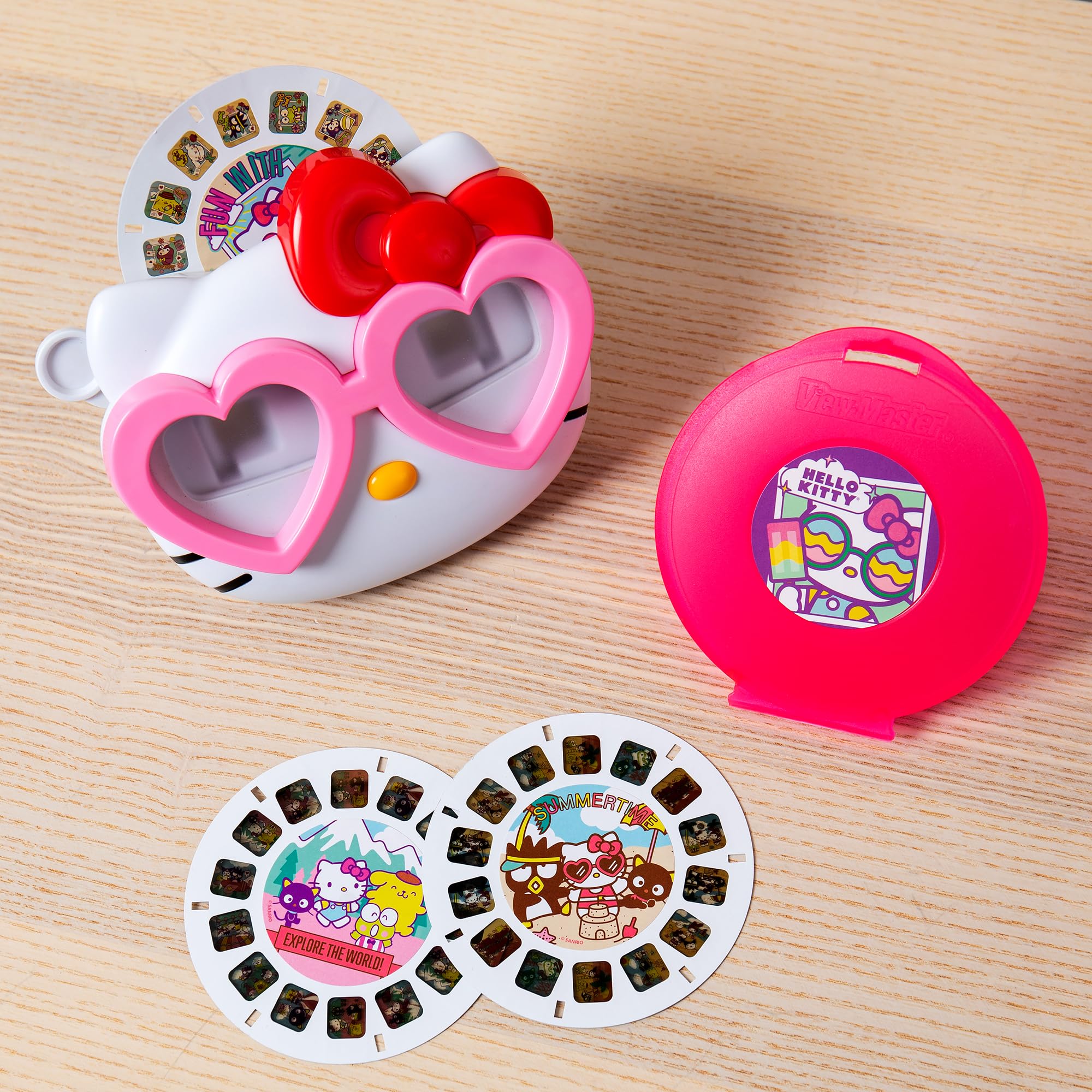 View-Master retro-classic design blends nostalgia with Hello Kitty cuteness
