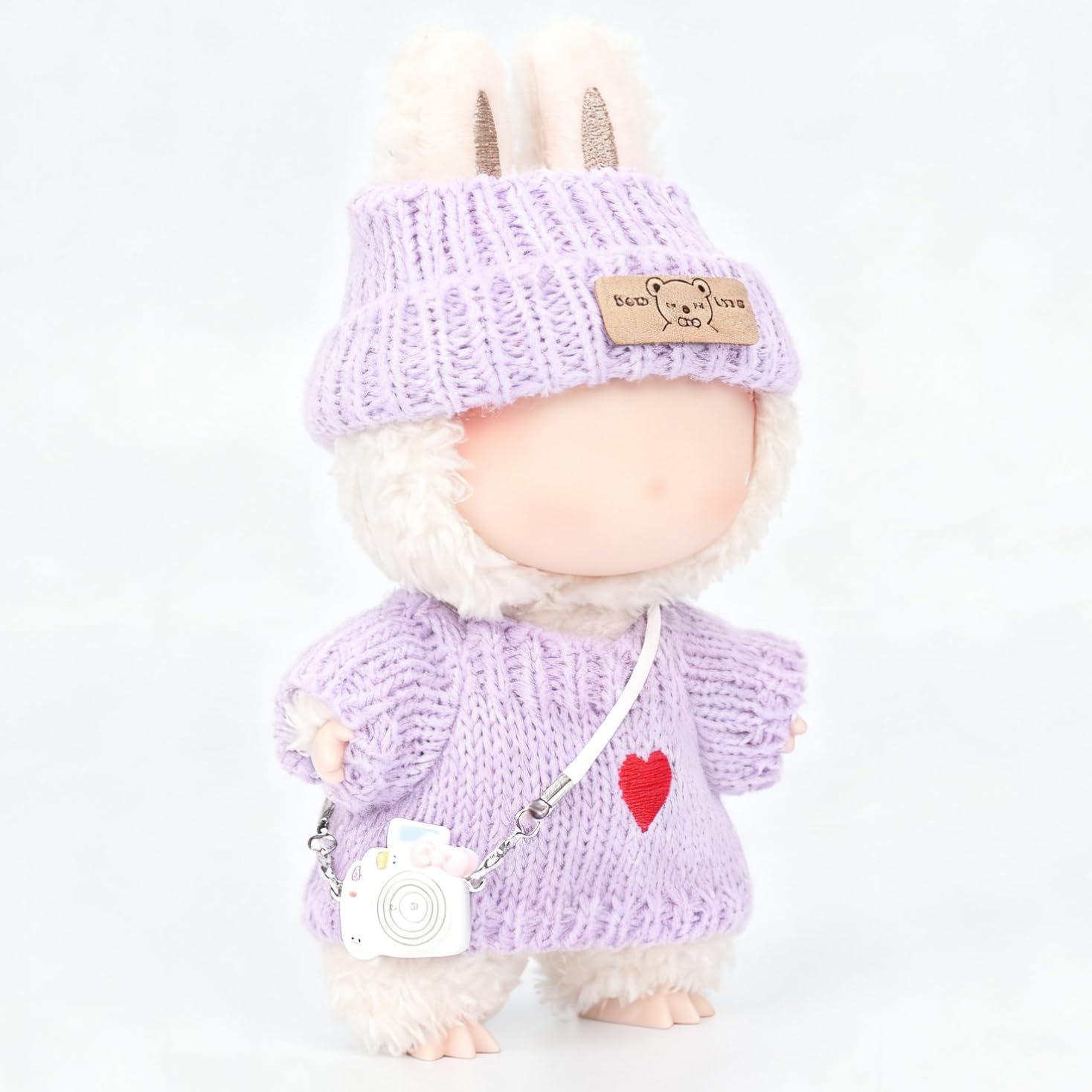 Vintay Labubu 17cm sweater detail highlights stitching.