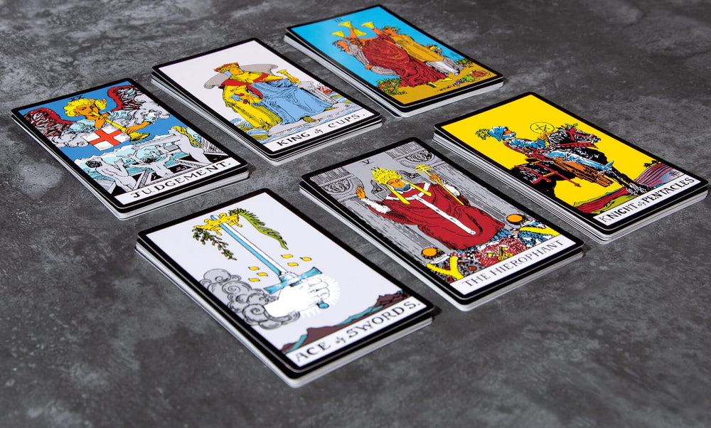 Vitacera gift-ready tarot set makes a thoughtful present.