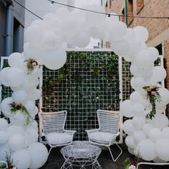 Voircoloria birthday party arch setup ready