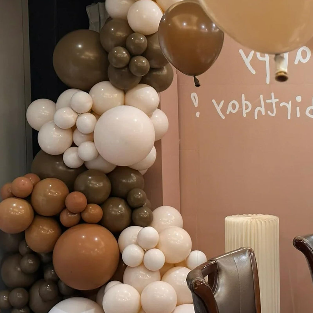 Voircoloria dark brown 10-inch balloon creates layered accents