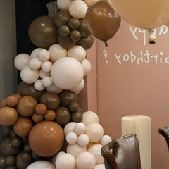 Voircoloria dark brown 10-inch balloon creates layered accents