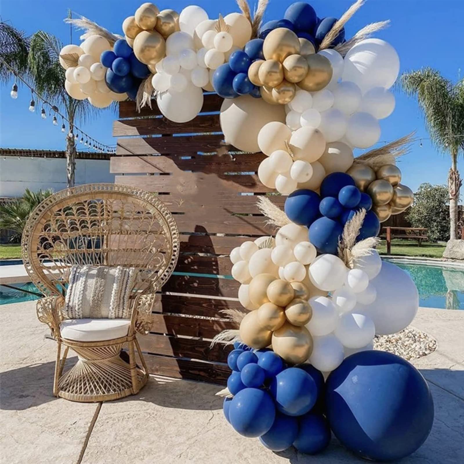 Voircoloria decorating-strip enables quick, cohesive setup for themed celebrations.