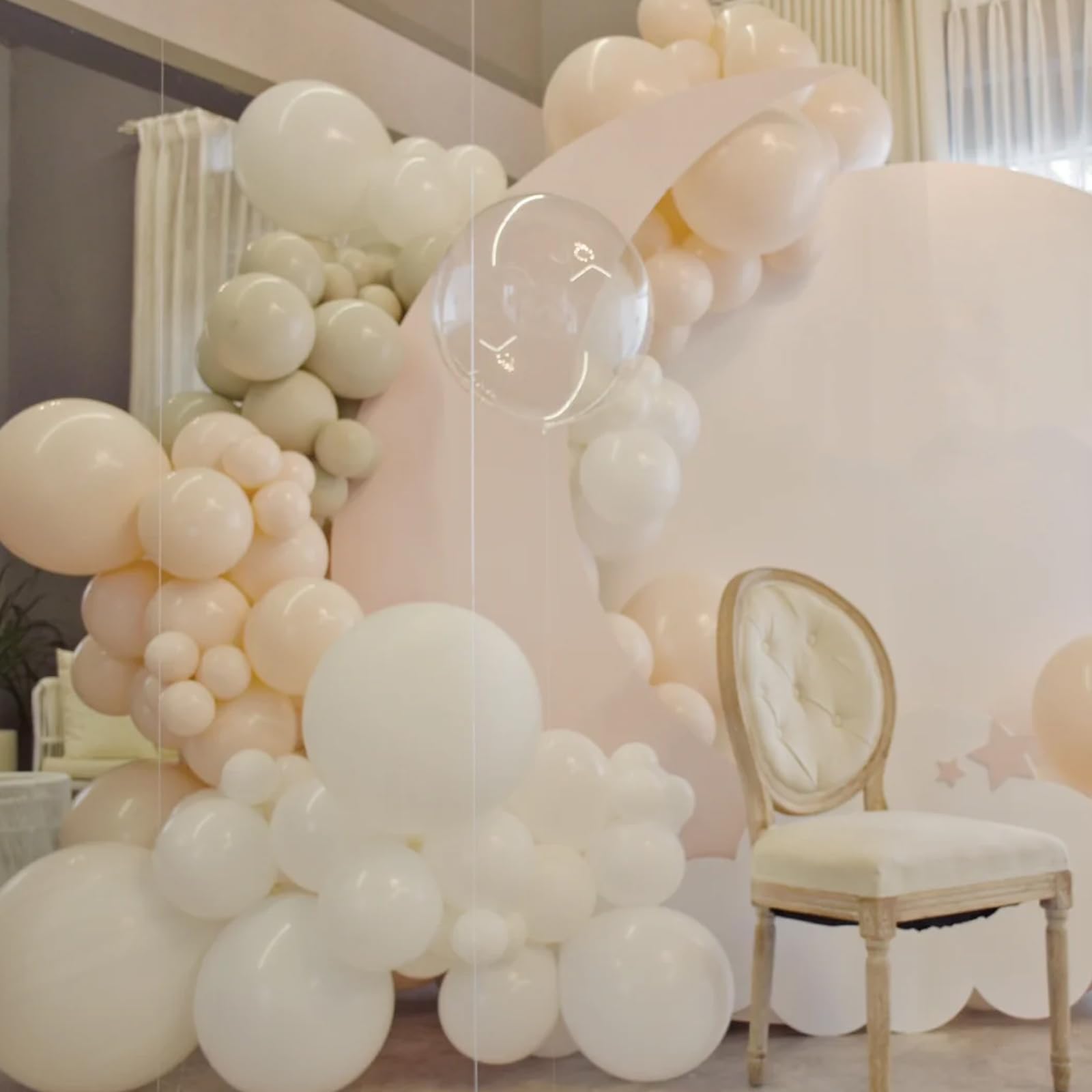 Voircoloria Ivory balloons with instructions simplify setup.
