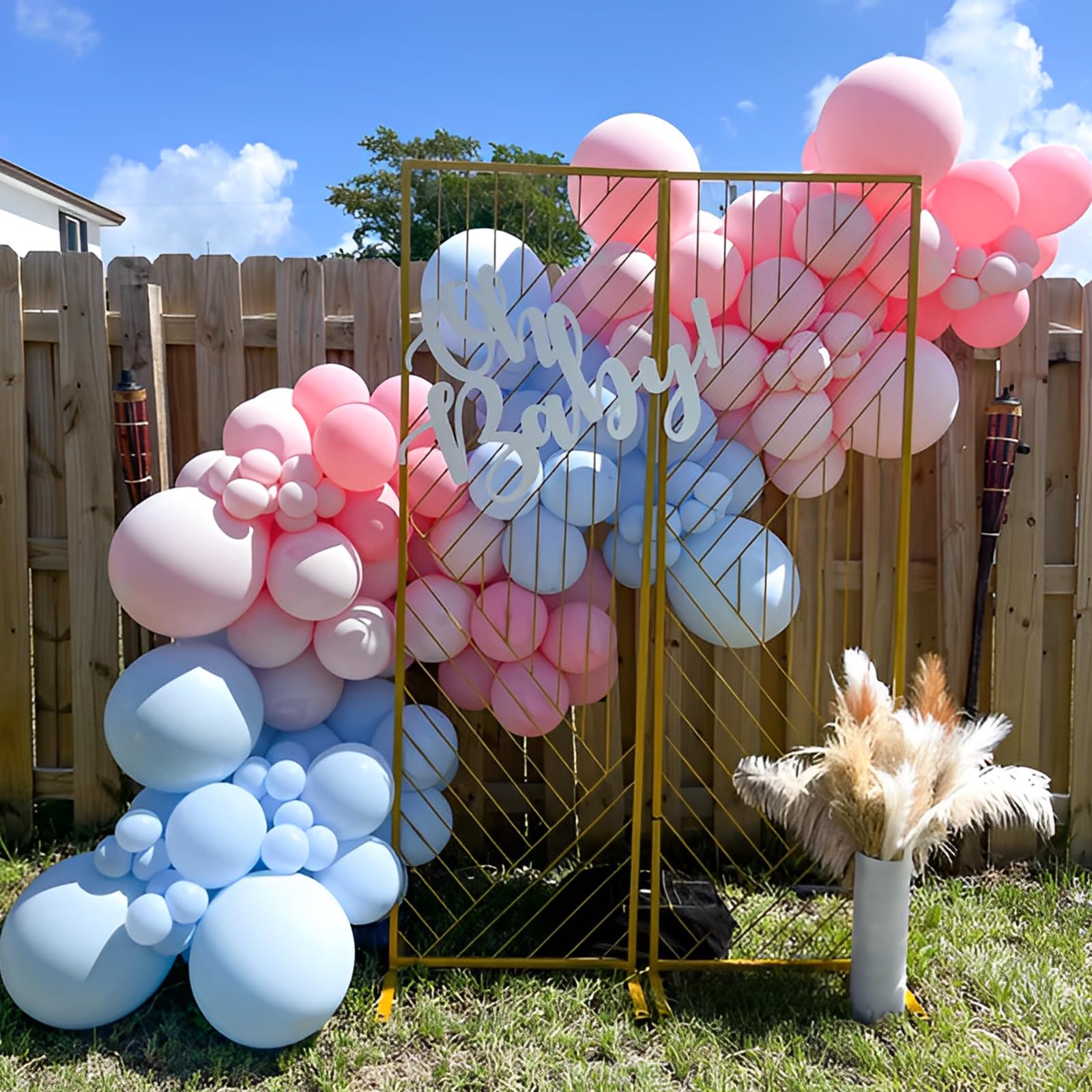 Voircoloria light-blue balloon arch adds a soft focal point to venues.