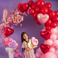 Voircoloria Valentine's Day decor with red latex balloons
