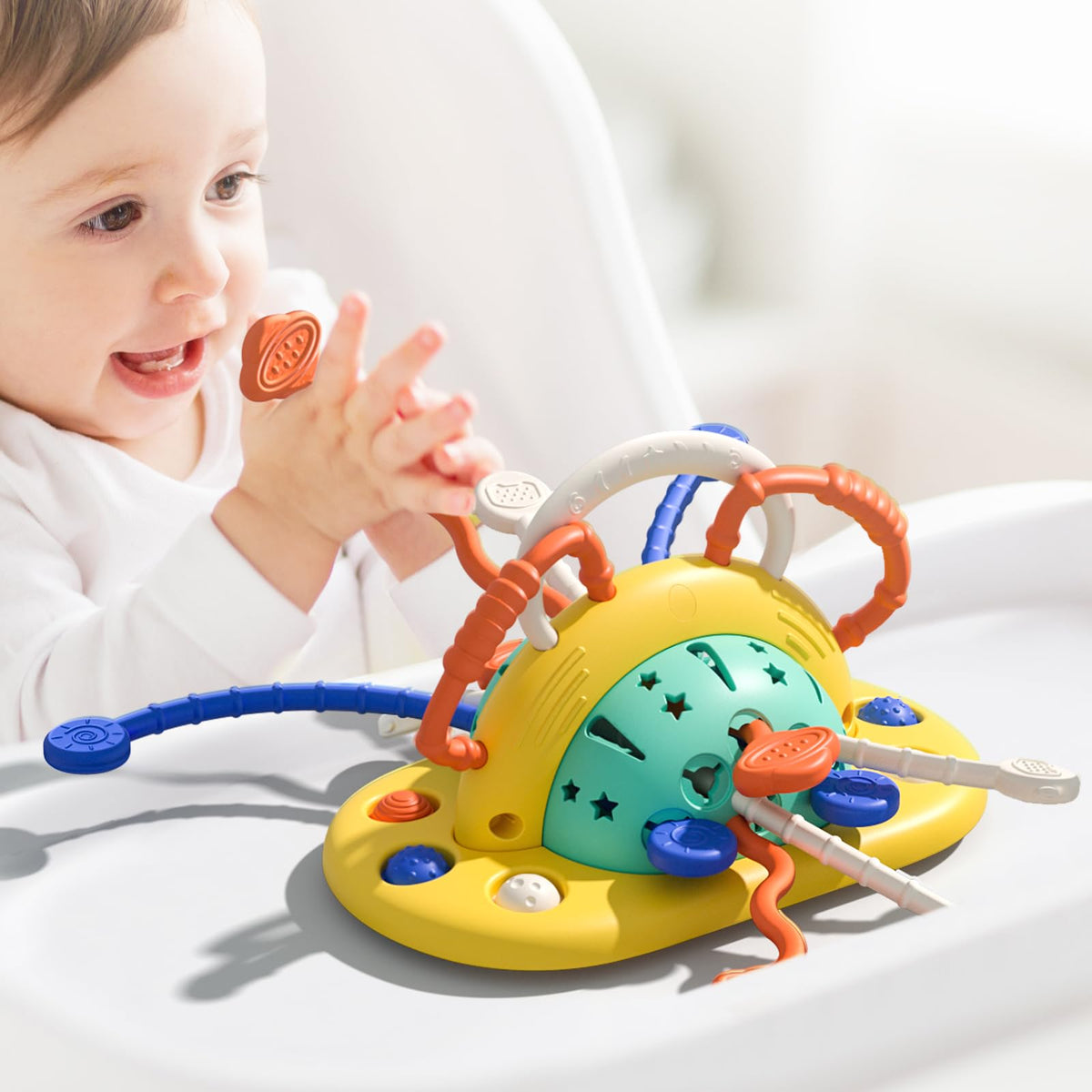 VoMii high chair suction cup toy sticks firmly for engaging mealtime play