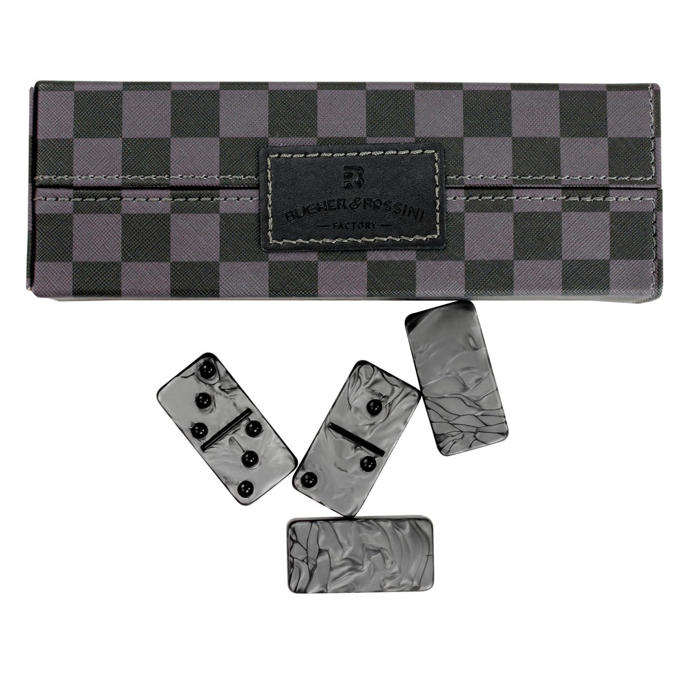 Vovotuzzi instruction booklet helps new players learn quickly.