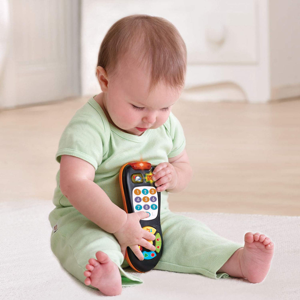 VTech Click and Count Remote highlights the roller ball for interactive exploration