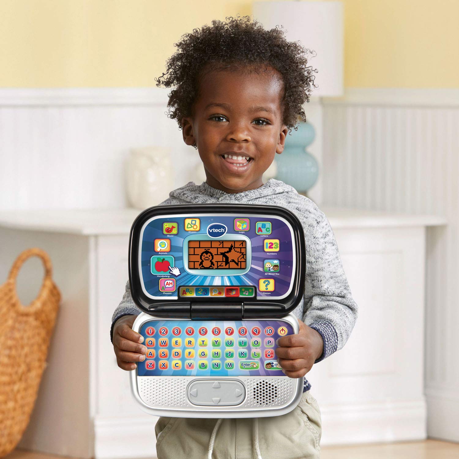 Animals and foods scene teaches sorting through interactive play
