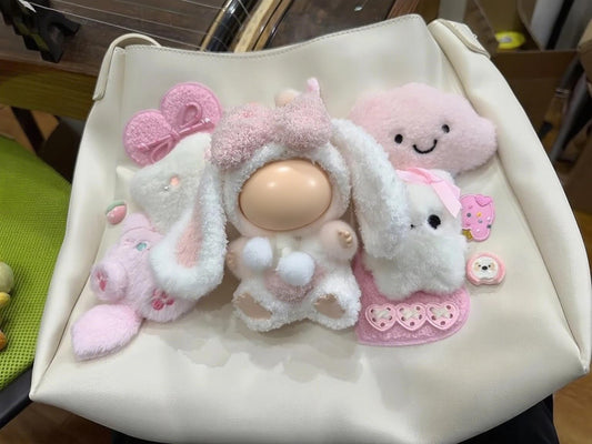 VVQUI 17cm doll clothing set with stretchable design for easy dressing.