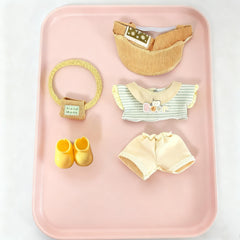VVQUI 17cm doll hat yellow completes stylish, quick-change looks.