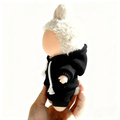 VVQUI 17cm doll hoodie side view illustrating comfortable wear