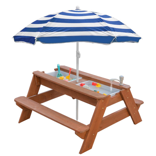 VYOMAMA top with removable faucet for sand and water play outdoors.